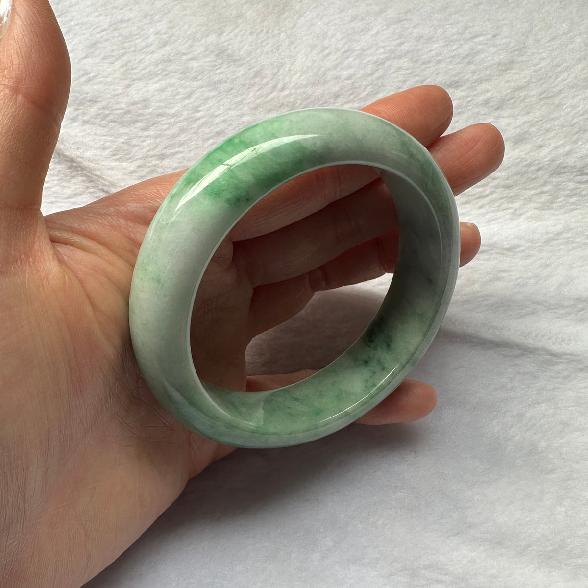 57.3mm Apple Green Pattern Jade Bangle Bracelet