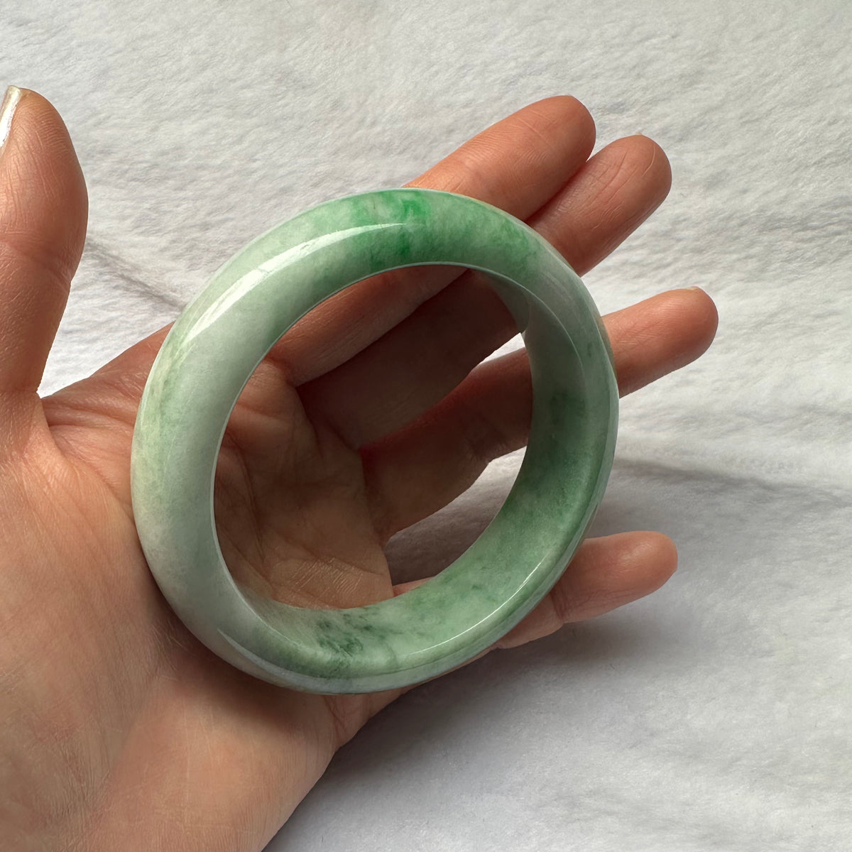 57.3mm Apple Green Pattern Jade Bangle Bracelet